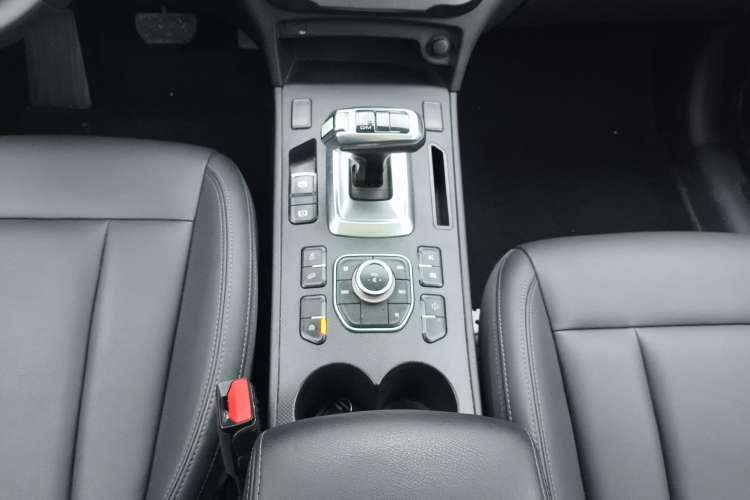 Used Haval H6 Coupe 2019 1.5T Automatic Two-Wheel Drive Luxury Smart Connectivity Version China VI Standard Gear Lever