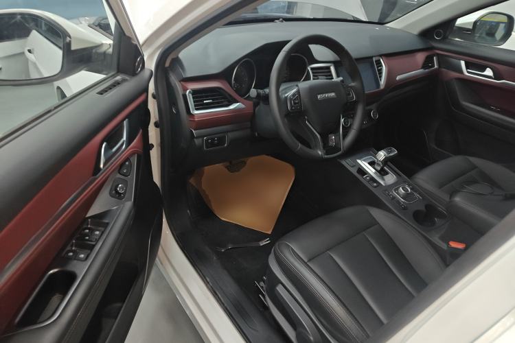 Used Haval H6 Coupe 2019 1.5T Automatic Two-Wheel Drive Luxury Smart Connectivity Version China VI Standard Interior 3