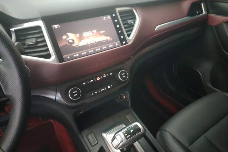 Used Haval H6 Coupe 2019 1.5T Automatic Two-Wheel Drive Ultra-Luxury Smart Connectivity Model China VI Standard Interior 5