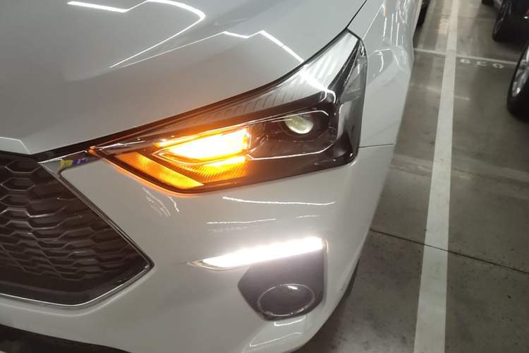 Used Haval H6 Coupe 2019 1.5T Automatic Two-Wheel Drive Luxury Smart Connectivity Version China V Standard Left Front Headlight