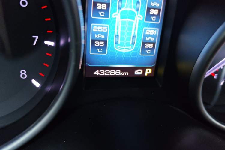 Used Haval H6 Coupe 2019 1.5T Automatic Two-Wheel Drive Luxury Smart Connectivity Version China VI Standard Odometer Close Up