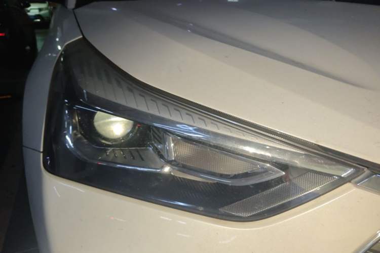 Used Haval H6 Coupe 2019 1.5T Automatic Two-Wheel Drive Luxury Smart Connectivity Version China V Standard Right Front Headlight