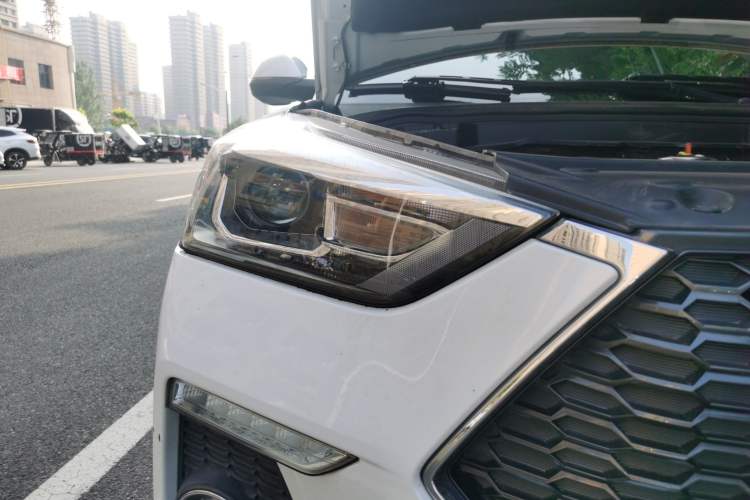Used Haval H6 Coupe 2019 1.5T Automatic Two-Wheel Drive Ultra-Luxury Smart Connectivity Model China VI Standard Right Front Headlight