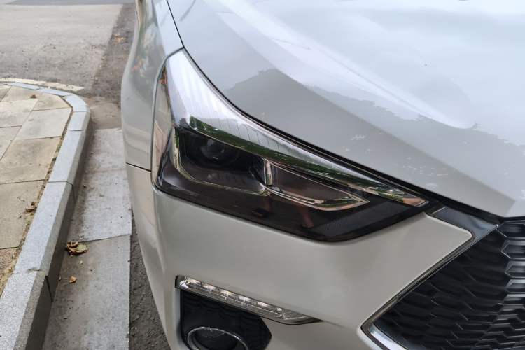 Used Haval H6 Coupe 2019 1.5T Automatic Two-Wheel Drive Elite Version China VI Standard Right Front Headlight