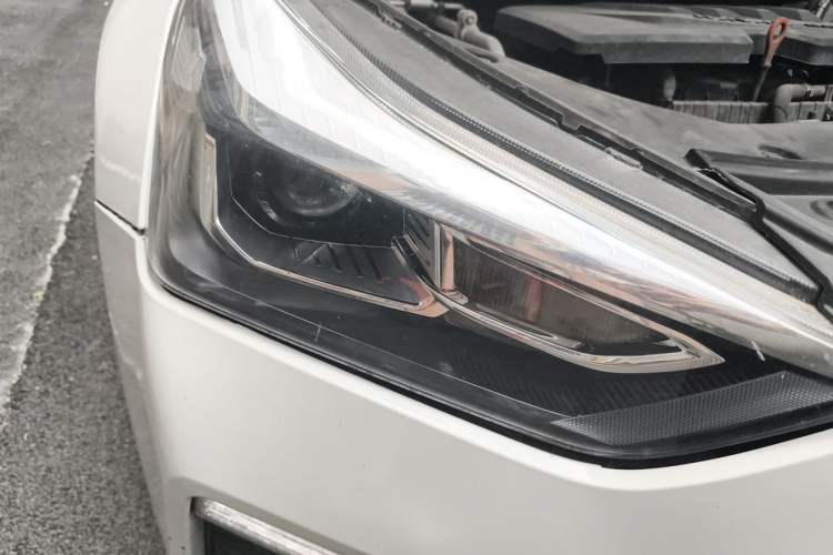 Used Haval H6 Coupe 2019 1.5T Automatic Two-Wheel Drive Luxury Smart Connectivity Version China VI Standard Right Front Headlight