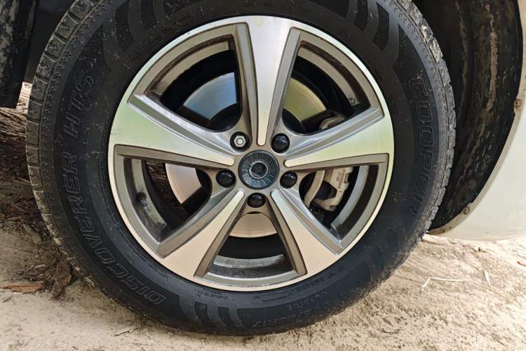 Used Haval H6 Coupe 2019 1.5T Automatic Two-Wheel Drive Luxury Smart Connectivity Version China V Standard Right Front Wheel Hub