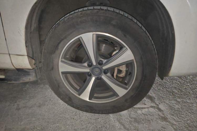 Used Haval H6 Coupe 2019 1.5T Automatic Two-Wheel Drive Luxury Smart Connectivity Version China V Standard Right Front Wheel Hub