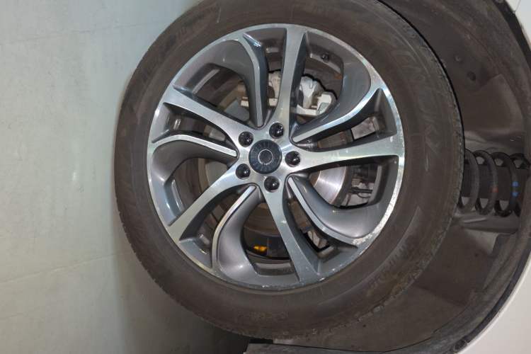 Used Haval H6 Coupe 2019 1.5T Automatic Two-Wheel Drive Elite Version China V Standard Right Front Wheel Hub