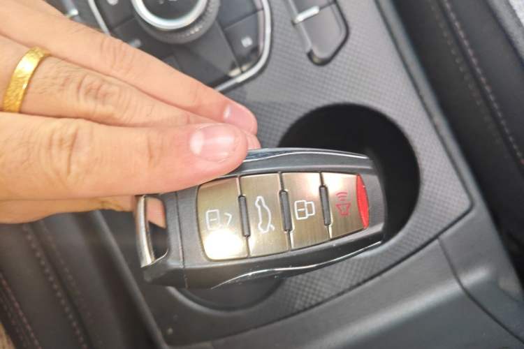 Used Haval H6 Coupe 2019 1.5T Automatic Two-Wheel Drive Elite Version China VI Standard Vehicle Key