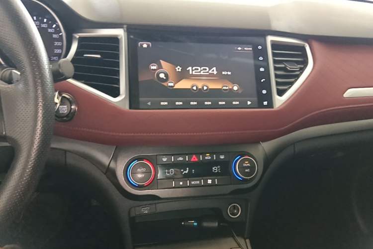Used Haval H6 Coupe 2020 Smart Connect Version 1.5T Automatic Two-Wheel Drive Elite Model Audio And AC Panel