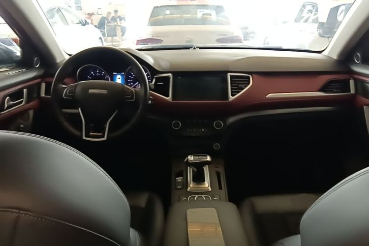 Used Haval H6 Coupe 2020 Smart Connect Version 1.5T Automatic Two-Wheel Drive Elite Model Center Console