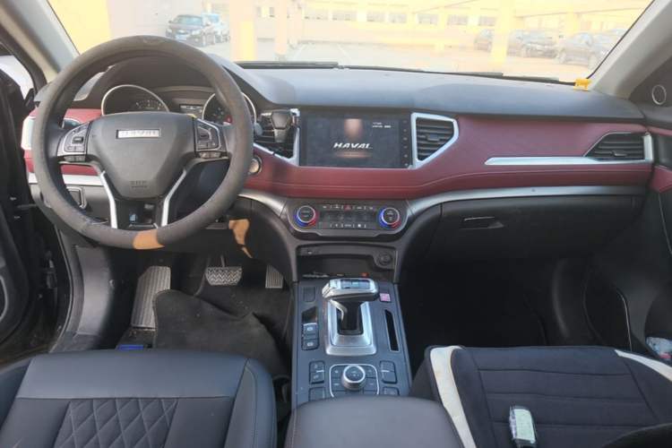 Used Haval H6 Coupe 2020 Smart Connect Version 1.5T Automatic Two-Wheel Drive Elite Model Center Console