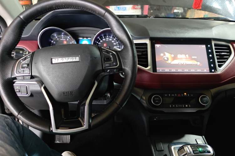 Used Haval H6 Coupe 2020 SmartConnect Edition 1.5T Automatic Two-Wheel Drive Luxury SmartConnect Model Center Console