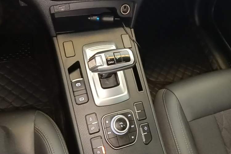 Used Haval H6 Coupe 2020 Smart Connect Version 1.5T Automatic Two-Wheel Drive Elite Model Gear Lever