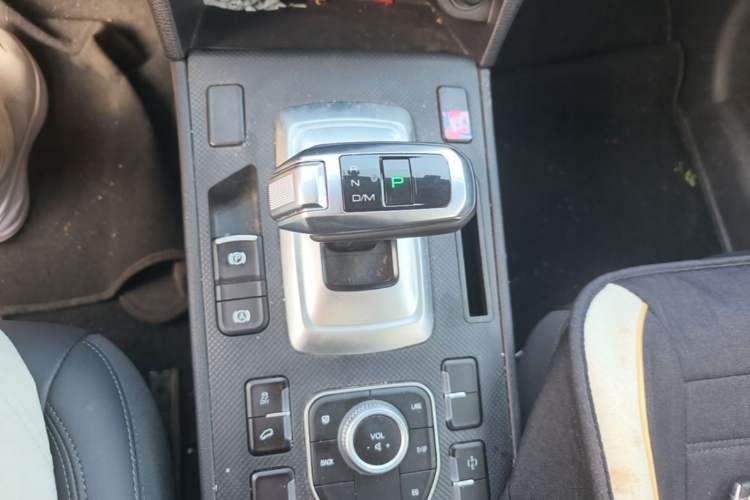Used Haval H6 Coupe 2020 Smart Connect Version 1.5T Automatic Two-Wheel Drive Elite Model Gear Lever