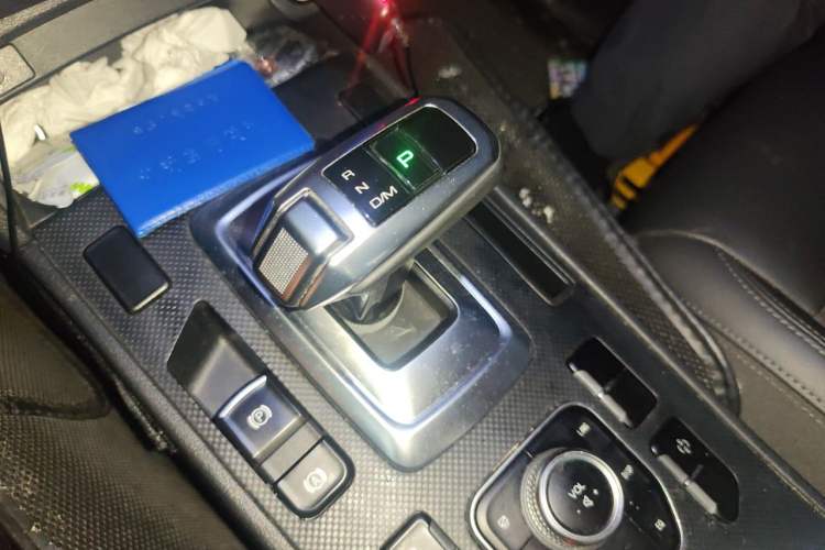 Used Haval H6 Coupe 2020 Smart Connect Version 1.5T Automatic Two-Wheel Drive Elite Model Gear Lever