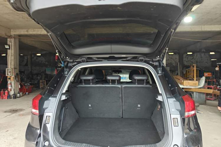 Used Haval H6 Coupe 2020 SmartConnect Edition 1.5T Automatic Two-Wheel Drive Luxury SmartConnect Model Trunk