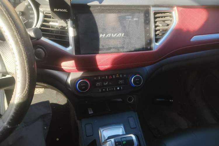 Used Haval H6 Coupe 2020 Smart Connect Version 1.5T Automatic Two-Wheel Drive Elite Model Audio And AC Panel