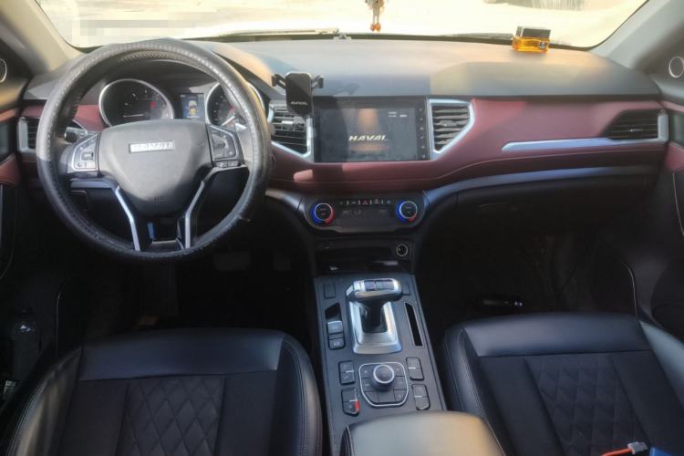 Used Haval H6 Coupe 2020 Smart Connect Version 1.5T Automatic Two-Wheel Drive Elite Model Center Console
