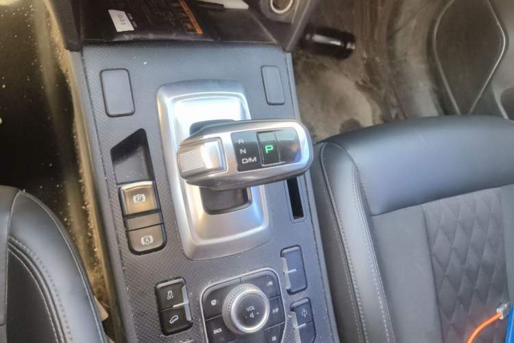 Used Haval H6 Coupe 2020 Smart Connect Version 1.5T Automatic Two-Wheel Drive Elite Model Gear Lever