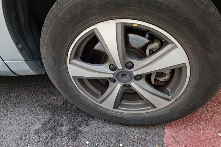 Used Haval H6 Coupe 2020 SmartConnect Edition 1.5T Automatic Two-Wheel Drive Luxury SmartConnect Model Right Front Wheel Hub