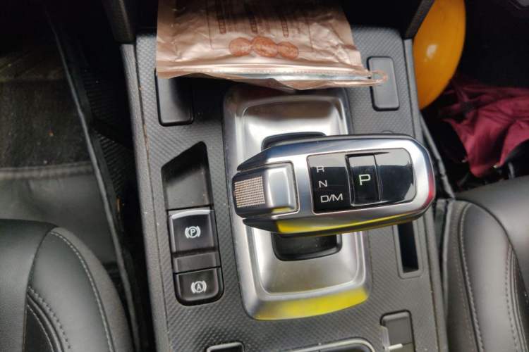 Used Haval H6 Coupe 2020 Smart Connect Version 1.5T Automatic Two-Wheel Drive Elite Model Gear Lever