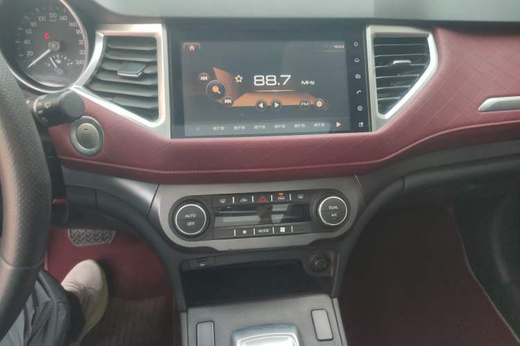 Used Haval H6 Coupe 2020 Smart Connect Version 1.5T Automatic Two-Wheel Drive Elite Model Audio And AC Panel