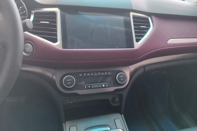 Used Haval H6 Coupe 2020 Smart Connect Version 1.5T Automatic Two-Wheel Drive Elite Model Audio And AC Panel