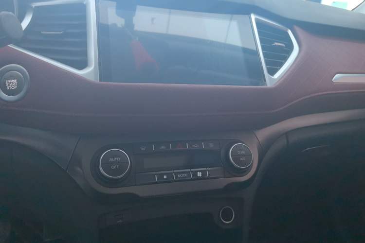 Used Haval H6 Coupe 2020 Smart Connect Version 1.5T Automatic Two-Wheel Drive Elite Model Audio And AC Panel