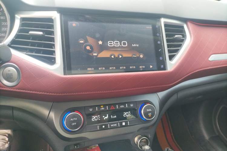 Used Haval H6 Coupe 2020 Smart Connect Version 1.5T Automatic Two-Wheel Drive Elite Model Audio And AC Panel