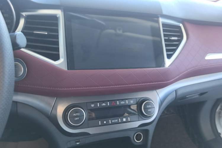 Used Haval H6 Coupe 2020 SmartConnect Edition 1.5T Automatic Two-Wheel Drive Luxury SmartConnect Model Audio And AC Panel