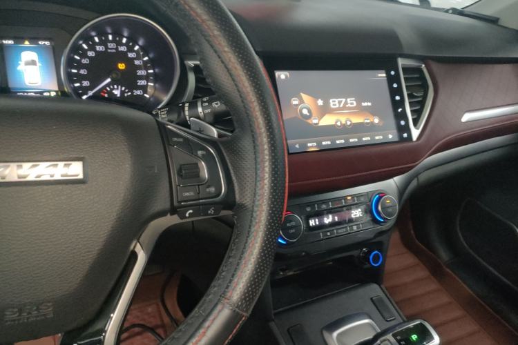 Used Haval H6 Coupe 2020 Smart Connect Version 1.5T Automatic Two-Wheel Drive Elite Model Center Console