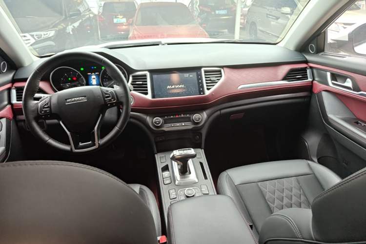 Used Haval H6 Coupe 2020 Smart Connect Version 1.5T Automatic Two-Wheel Drive Elite Model Center Console