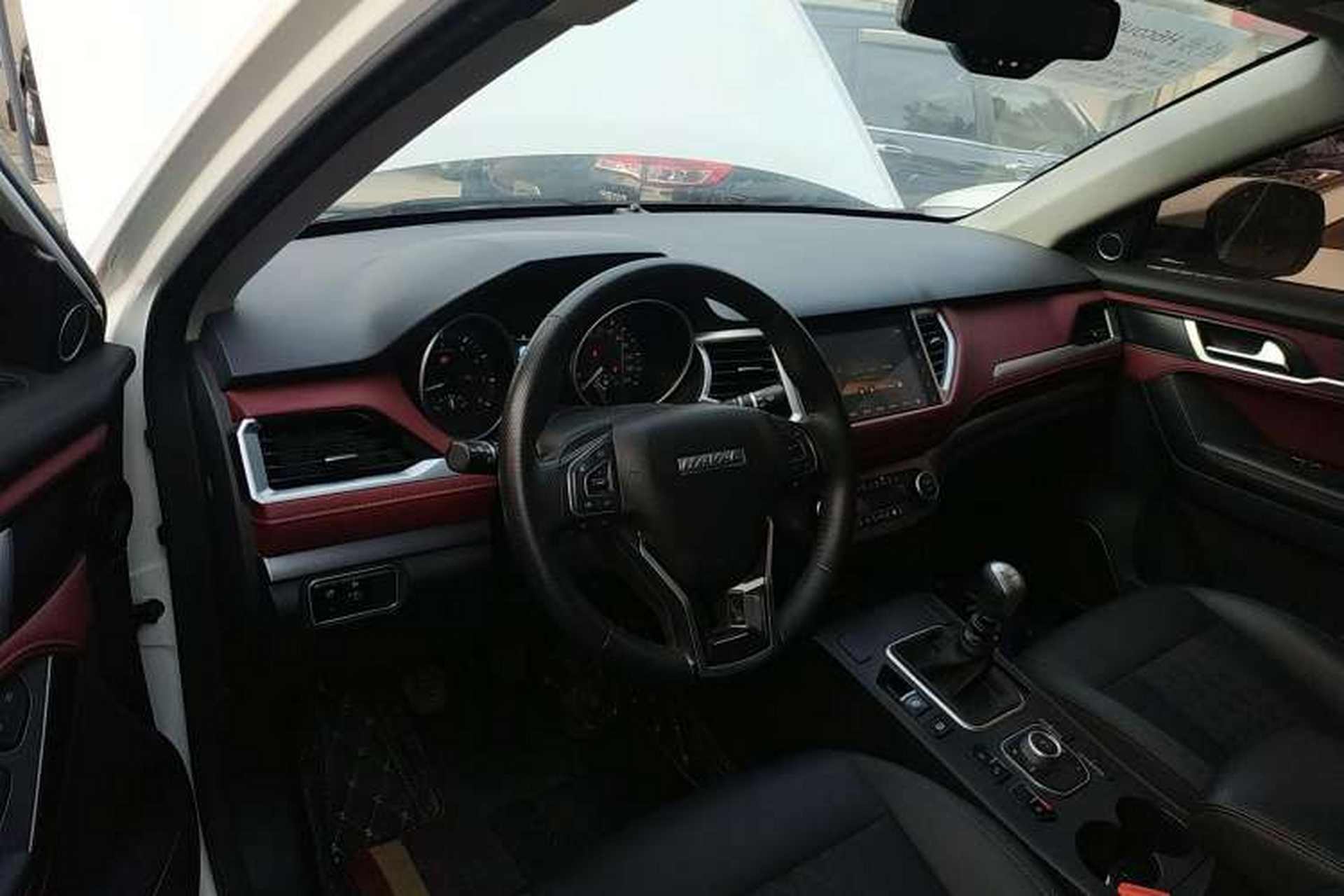 Used Haval H6 Coupe 2020 Smart Connect Version 1.5T Manual Two-Wheel Drive Elite Model Center Console