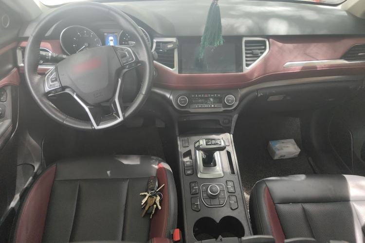 Used Haval H6 Coupe 2020 SmartConnect Edition 1.5T Automatic Two-Wheel Drive Luxury SmartConnect Model Center Console