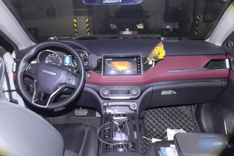 Used Haval H6 Coupe 2020 Smart Connect Version 1.5T Automatic Two-Wheel Drive Elite Model Center Console