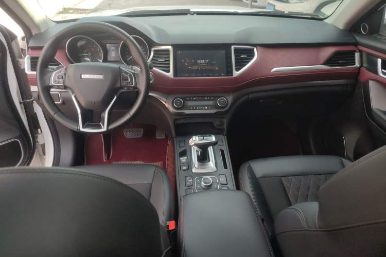 Used Haval H6 Coupe 2020 Smart Connect Version 1.5T Automatic Two-Wheel Drive Elite Model Center Console
