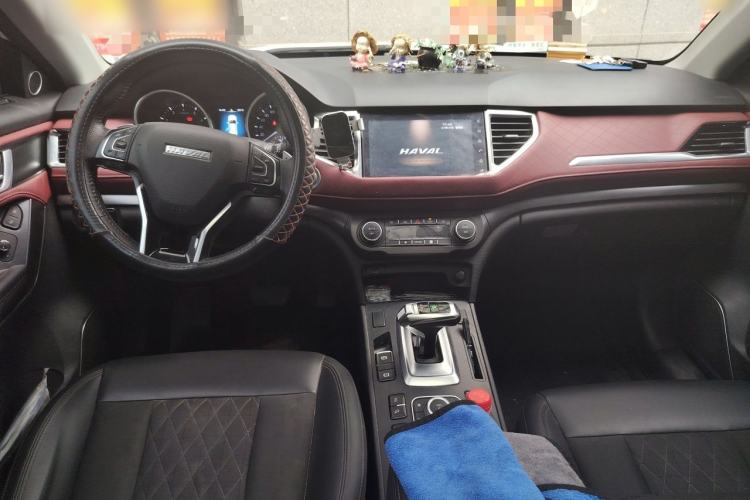 Used Haval H6 Coupe 2020 Smart Connect Version 1.5T Automatic Two-Wheel Drive Elite Model Center Console