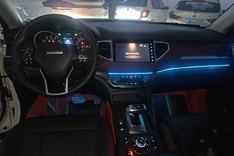 Used Haval H6 Coupe 2020 SmartConnect Edition 1.5T Automatic Two-Wheel Drive Luxury SmartConnect Model Center Console