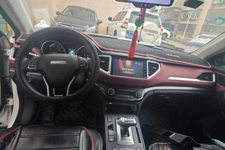 Used Haval H6 Coupe 2020 SmartConnect Edition 1.5T Automatic Two-Wheel Drive Luxury SmartConnect Model Center Console