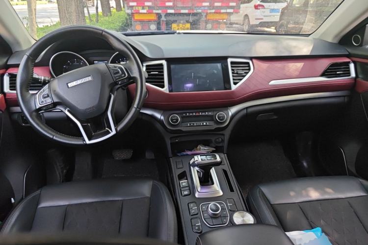 Used Haval H6 Coupe 2020 Smart Connect Version 1.5T Automatic Two-Wheel Drive Elite Model Center Console