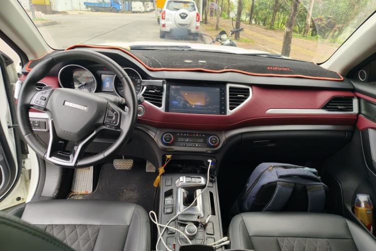 Used Haval H6 Coupe 2020 Smart Connect Version 1.5T Automatic Two-Wheel Drive Elite Model Center Console