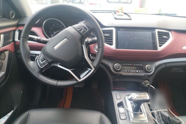 Used Haval H6 Coupe 2020 Smart Connect Version 1.5T Automatic Two-Wheel Drive Elite Model Center Console