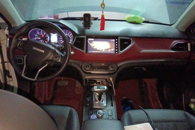 Used Haval H6 Coupe 2020 Smart Connect Version 1.5T Automatic Two-Wheel Drive Urban Model Center Console