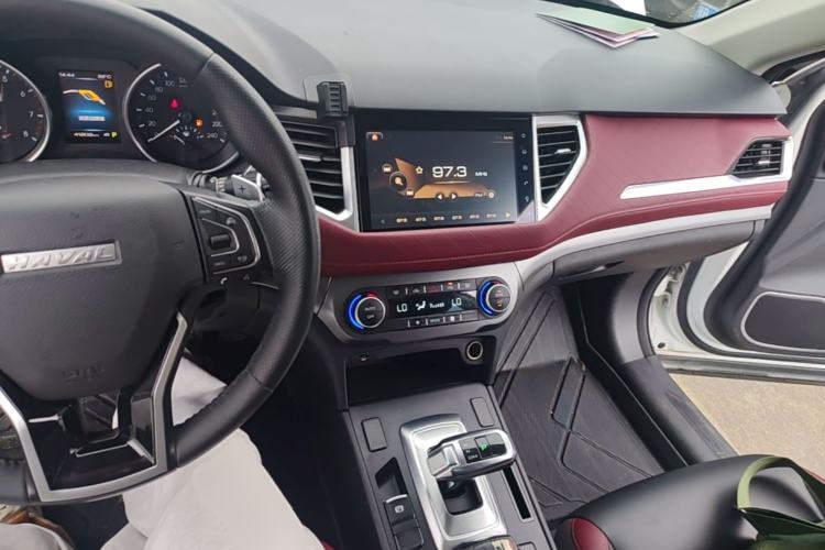 Used Haval H6 Coupe 2020 SmartConnect Edition 1.5T Automatic Two-Wheel Drive Luxury SmartConnect Model Center Console