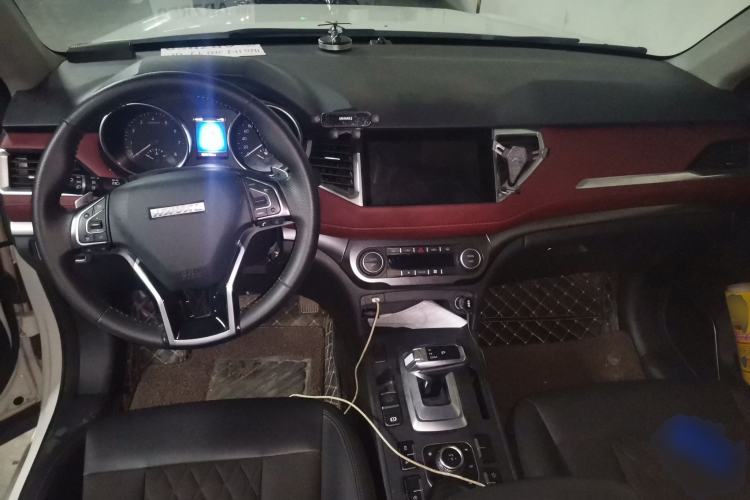 Used Haval H6 Coupe 2020 Smart Connect Version 1.5T Automatic Two-Wheel Drive Elite Model Center Console