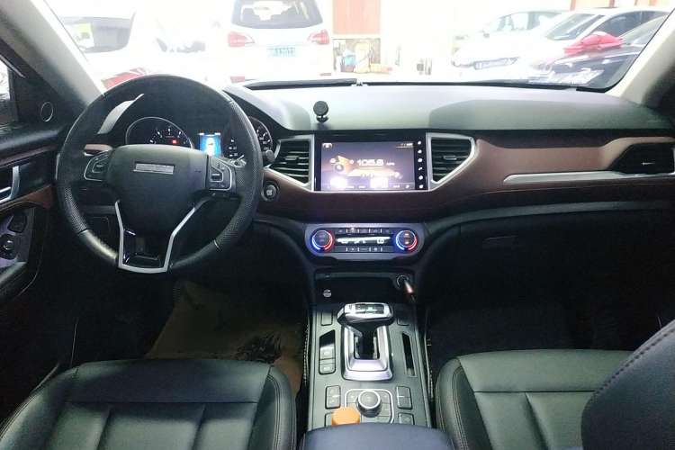 Used Haval H6 Coupe 2020 Smart Connect Version 1.5T Automatic Two-Wheel Drive Elite Model Center Console