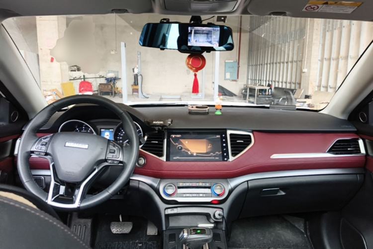 Used Haval H6 Coupe 2020 SmartConnect Edition 1.5T Automatic Two-Wheel Drive Luxury SmartConnect Model Center Console