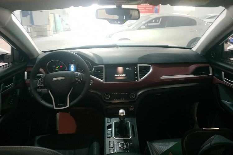 Used Haval H6 Coupe 2020 Smart Connect Version 1.5T Manual Two-Wheel Drive Elite Model Center Console