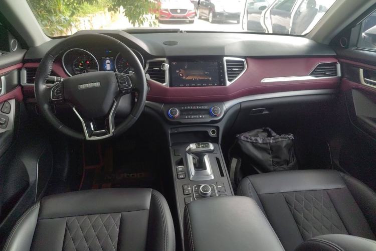 Used Haval H6 Coupe 2020 Smart Connect Version 1.5T Automatic Two-Wheel Drive Elite Model Center Console